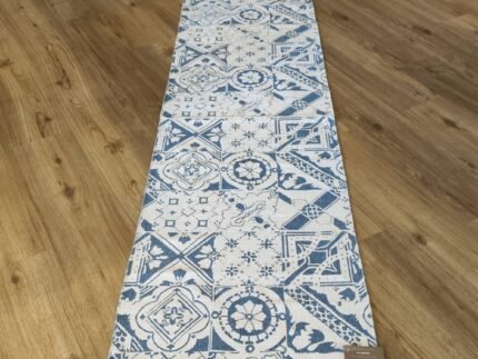 Tapis de cuisine motifs carreaux méditerranéens - Tapis en textile bleu et blanc 50 cm x 200 cm – Image 5