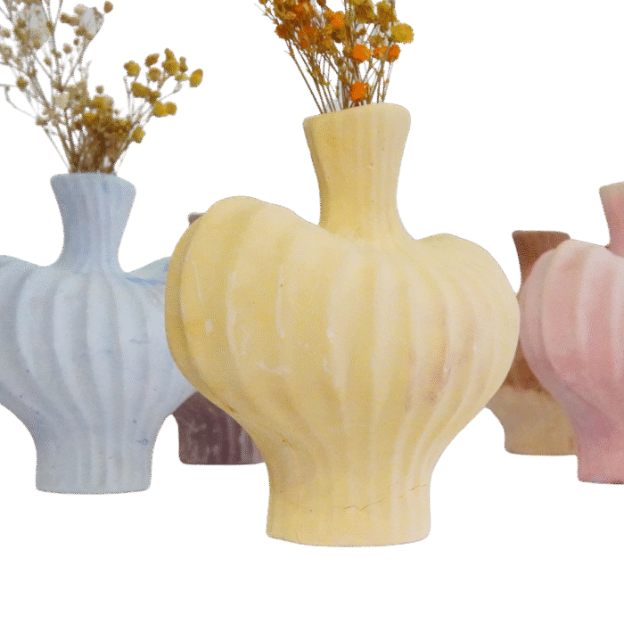 Petit vase meringué artisanal en plâtre